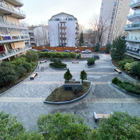 Green Apartment 214 With Private Parking Bukarest Exterior foto