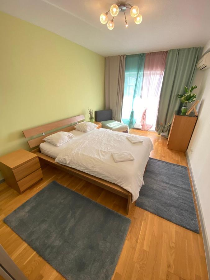 Green Apartment 214 With Private Parking Bukarest Exterior foto