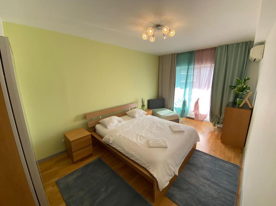 Green Apartment 214 With Private Parking Bukarest Exterior foto