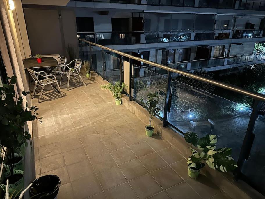 Green Apartment 214 With Private Parking Bukarest Exterior foto