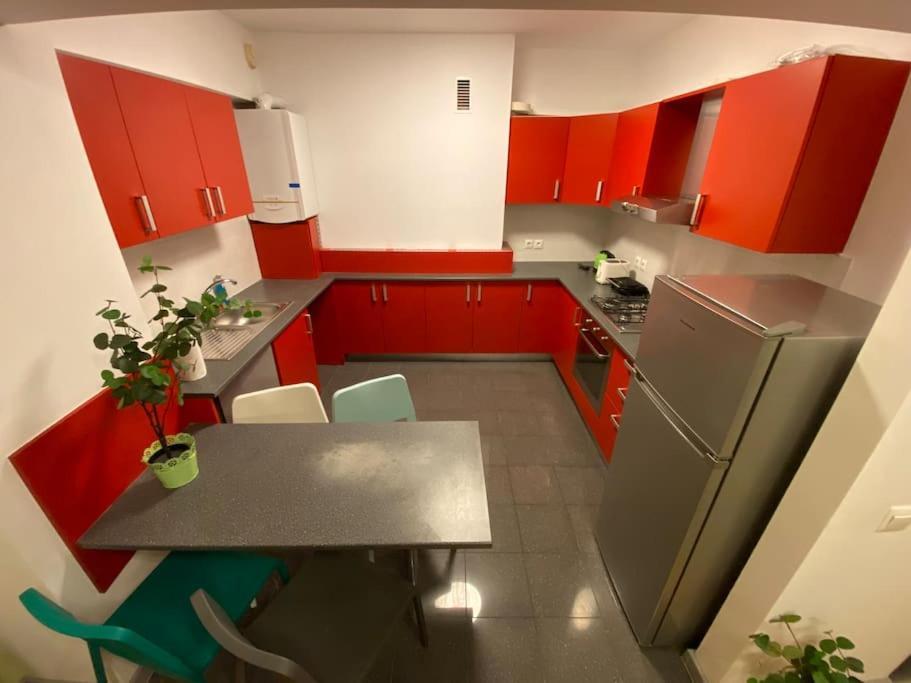 Green Apartment 214 With Private Parking Bukarest Exterior foto